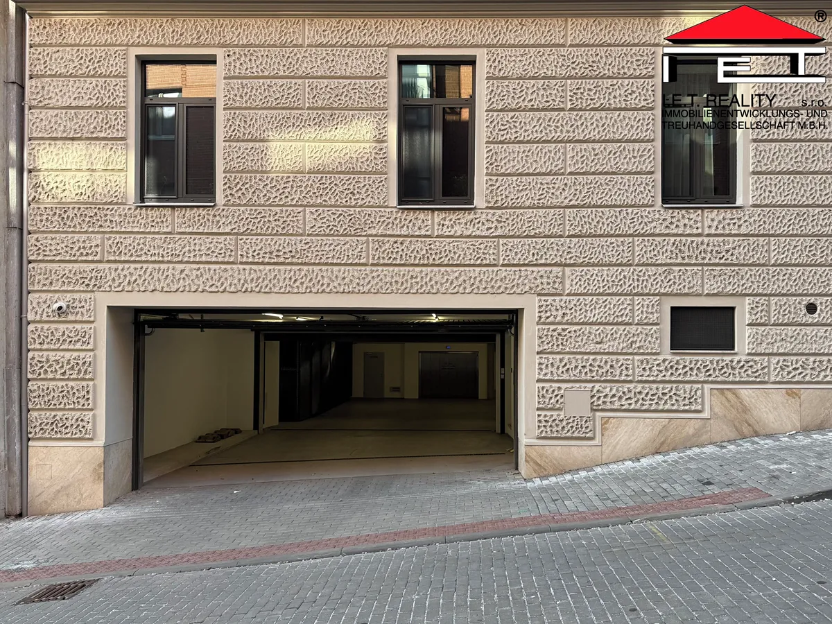 Pronájem garážového stání 10 m²